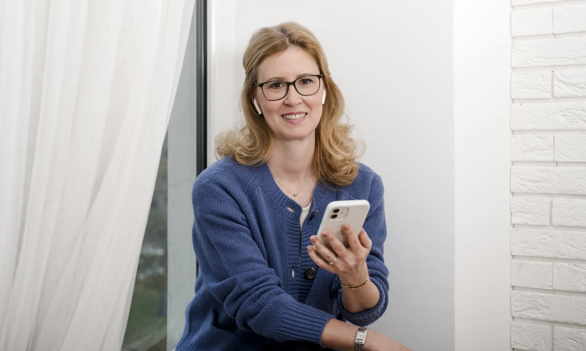 Juma_Consulting_Margot_Jucewicz_smartphone